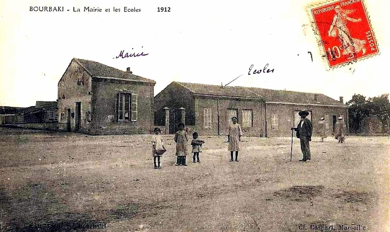 Bourbaki - Mairie et Ecoles - 1912.jpg